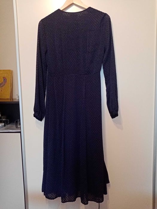 Продавам 2 дълги копринени  рокли