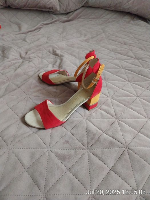 Елегантни сандали Marco Tozzi