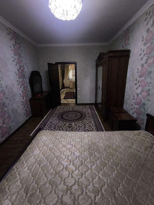 Сдаю квартиру  чилнзр:19квартал 2комнат 2этаж Зеркалка