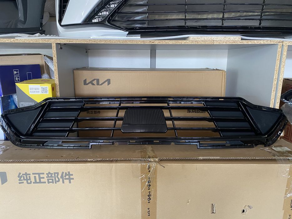 Решетка радиатора KIA K3