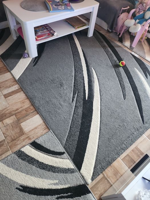 Два килима и две пътеки