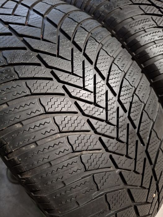 2 Anvelopele  M+S 255  55 18 Continental