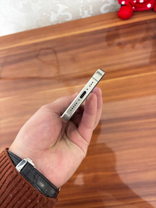 Продаю iphone 15 pro акб 90%