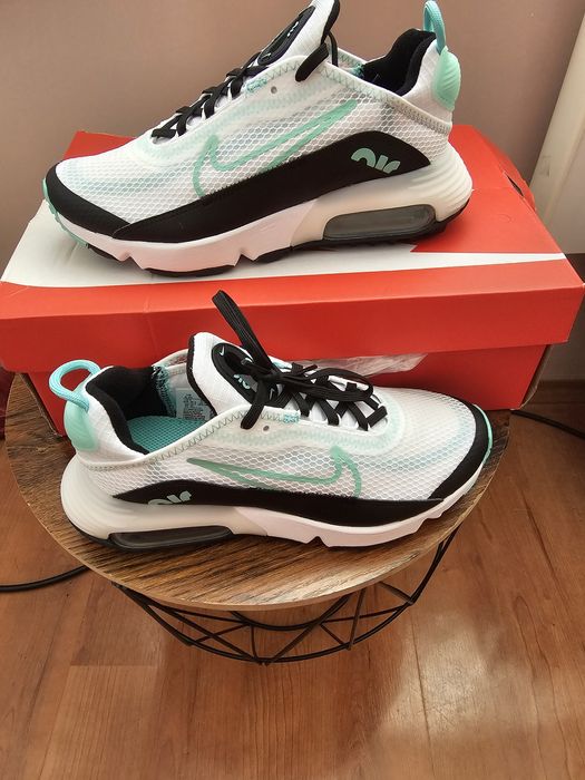 Оригинални маратонки Найк Air Max 2090