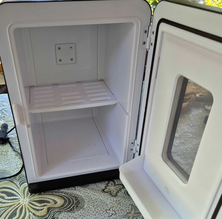 Хладилна кутия 12 / 220в