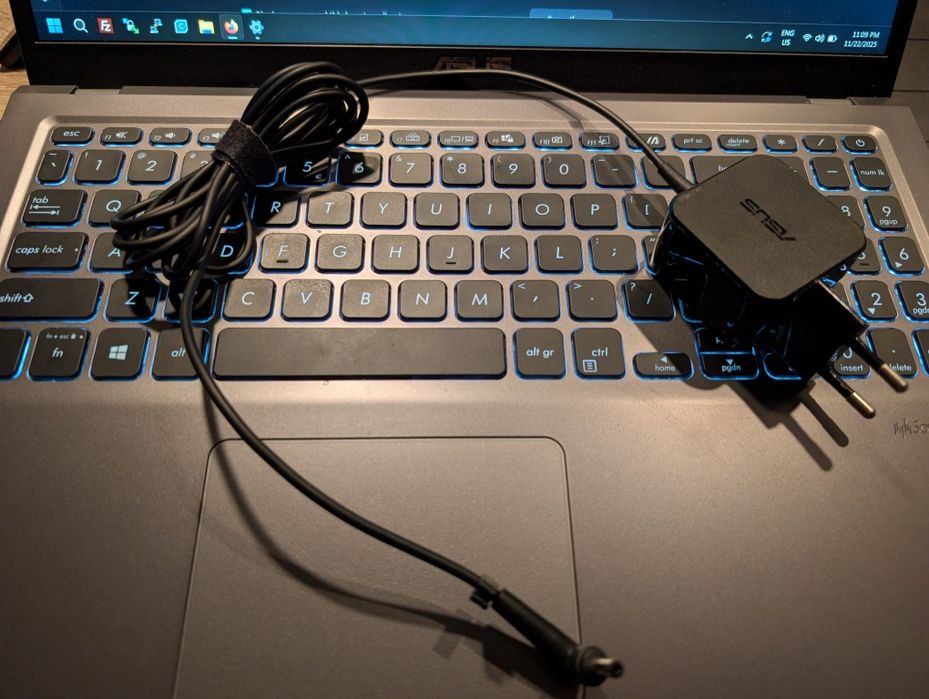 Vand Laptop Asus 8Gb RAM 248 GB SSD QuadCore Windows 11