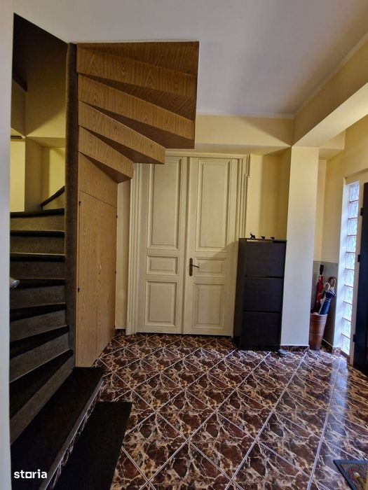 Casa individuala 6 camere persoana fizica zona Unirii - str. Cuza Voda