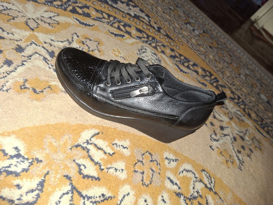 Pantofi siret ,pantofi cu toc