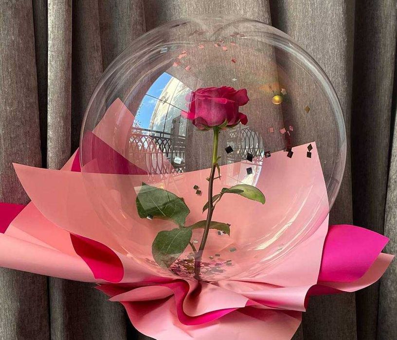 Вълшебство във всеки балон! Жива роза в балон - перфектният подарък!