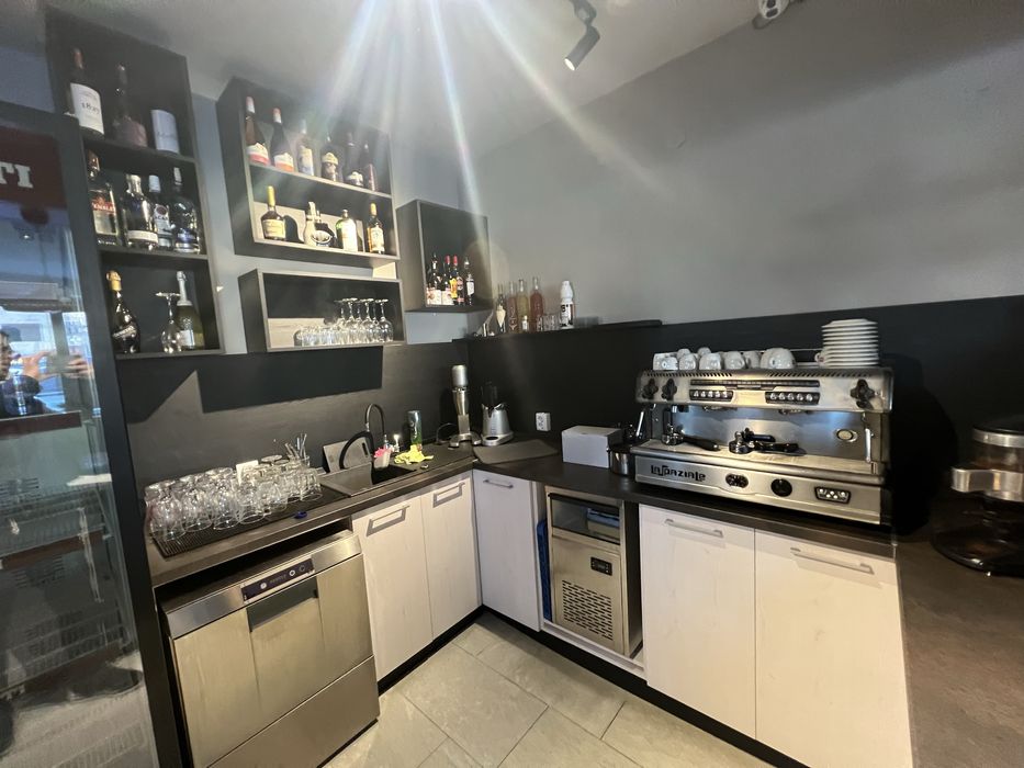 De vanzare mobilier cafenea/bar Horeca premium ca nou !!!