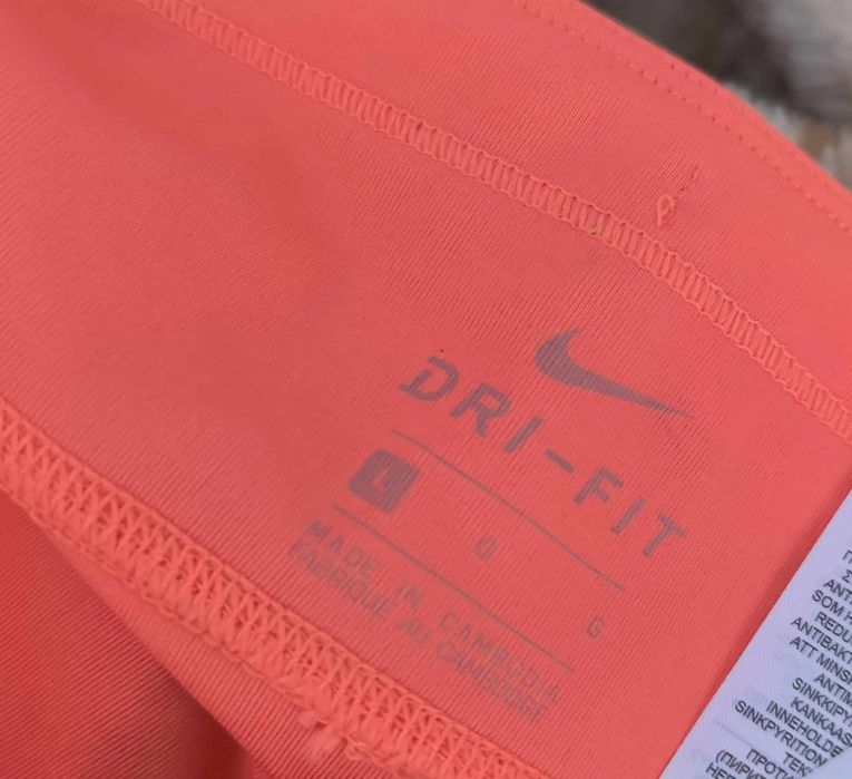 Nike оригинален дамски клин нов жесток коралов електриков цвят М/Л раз