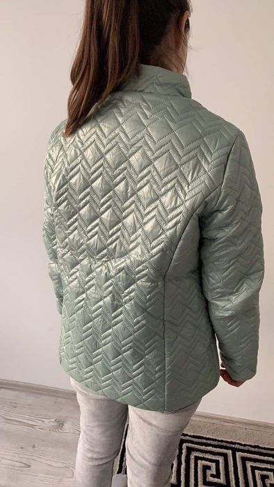 Дамски олекотени якета различни цветове и размери