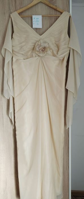 Vând rochie lungă de ocazie, mărimea 50, culoare crem/bej