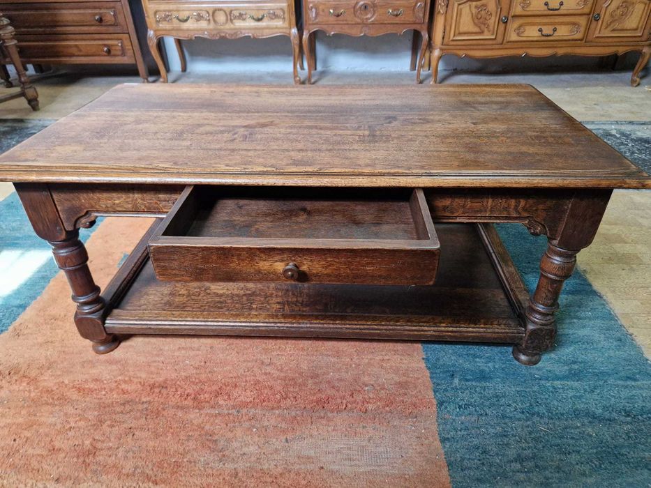 Правоъгълна холна маса от дъбов масив на две нива с чекмедже