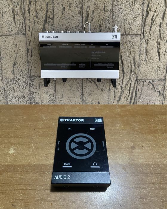 Native Instruments Audio 8 / Native Traktor Audio 2