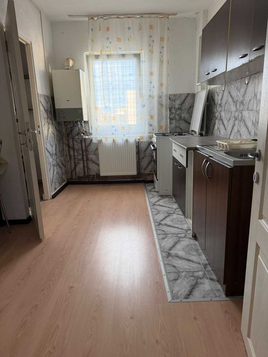 Inchiriez apartament