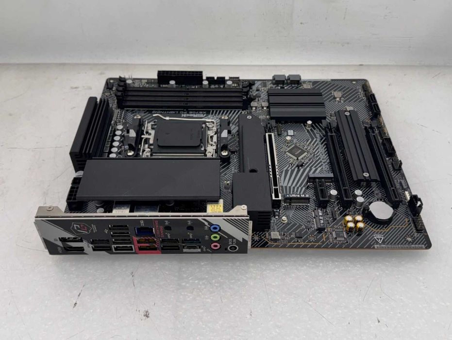 Процесор AMD Ryzen 9 7900X + Дъно ASRock X670E PG Lightning