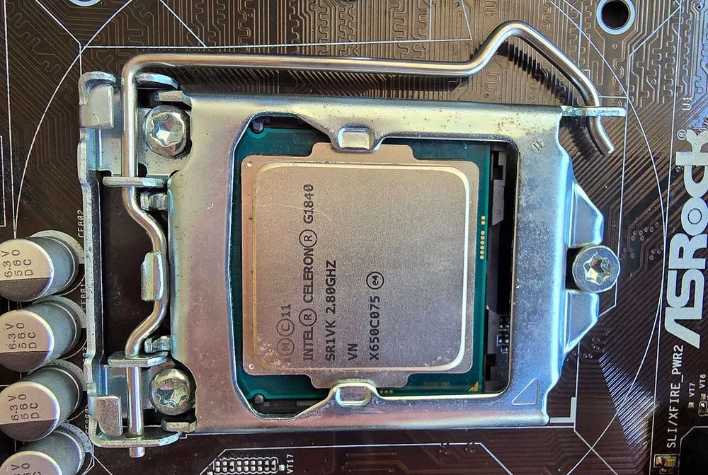 Комплект дъно, процесор и рам ASROCK h81 Pro + Celeron G1840 + 8Gb Ram