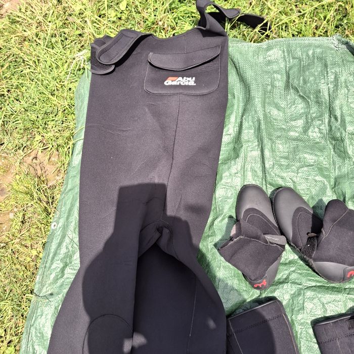 Costum neopren pescuit