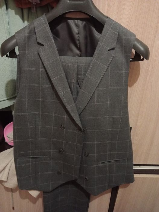 Продам мужской костюм