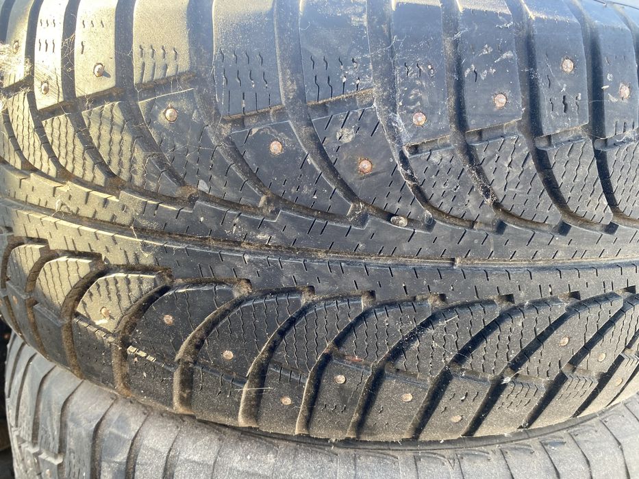 На 18 255/55  4 в наличии