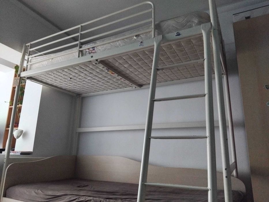 Pat metalic suspendat pentru copil/adolescent