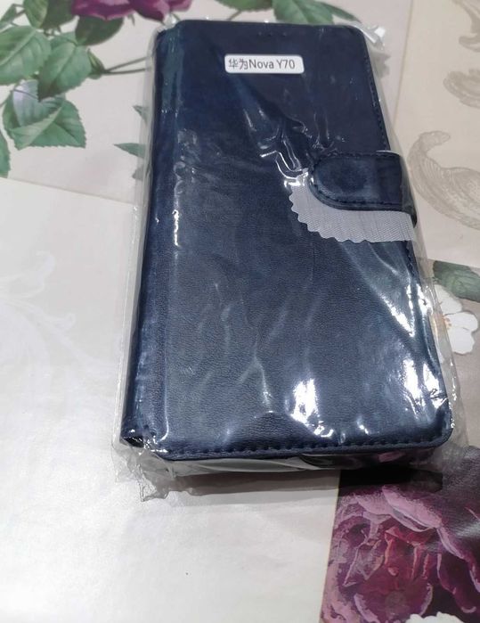 Продавам калъфчета тип тефтер за телефон Huawei nova Y70