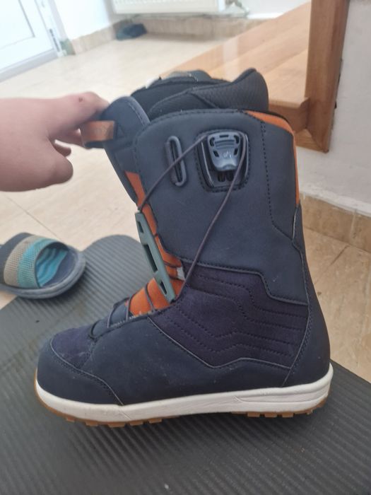 Încălțări pentru placa deeluxe