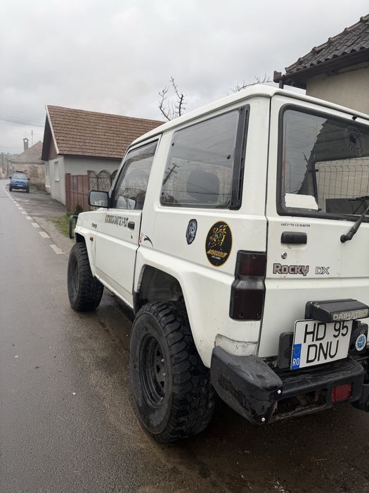 Vănd daihatsu rocky 2.8 schimb cu jimny 4x4 cu maneta