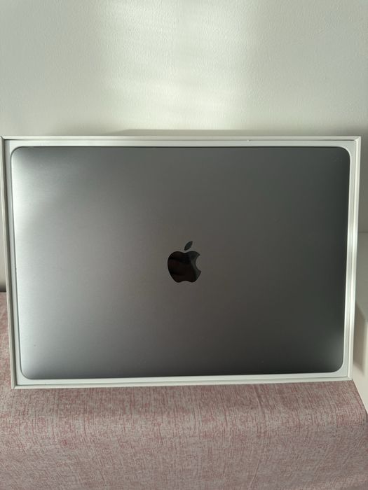 Macbook pro M1 8gb baterie 100%