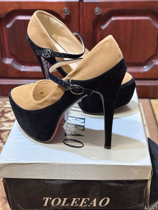 Туфли на высоком каблуке, размер 39 (маломерят)