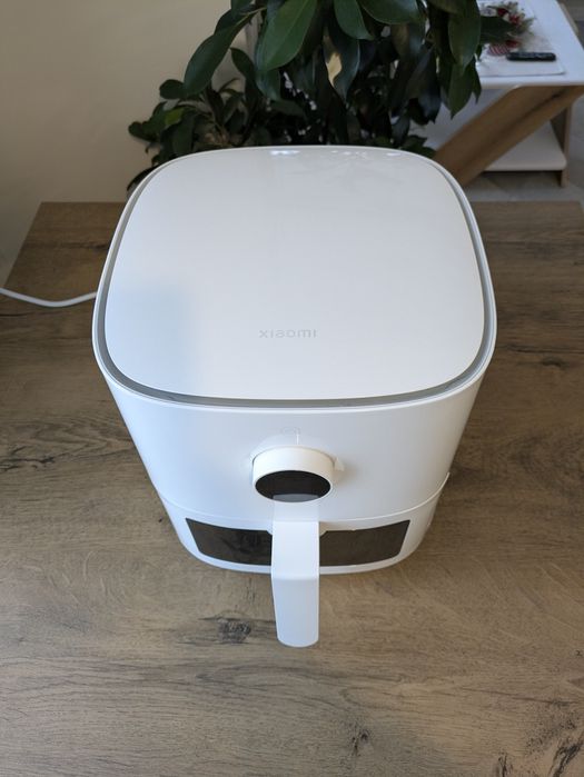 Продавам Xiaomi Smart Air Fryer Pro 4L – като нов
