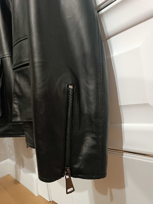 Женская кожанная куртка на весну размер 46