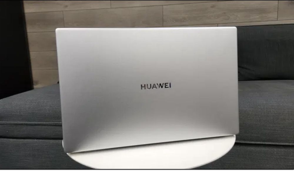 Laptop Huawei d15 I3