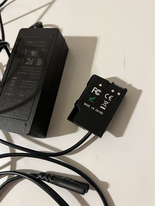 Alimentator NIKON priza 220v