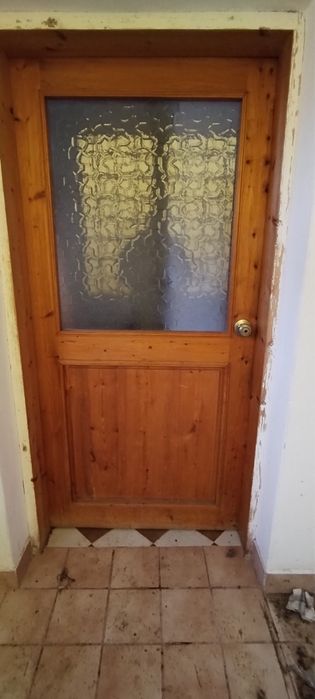 Врати с каси - дървени