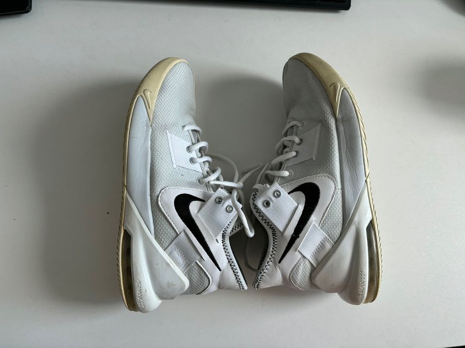 Бели маратонки  NIKE 41 номер