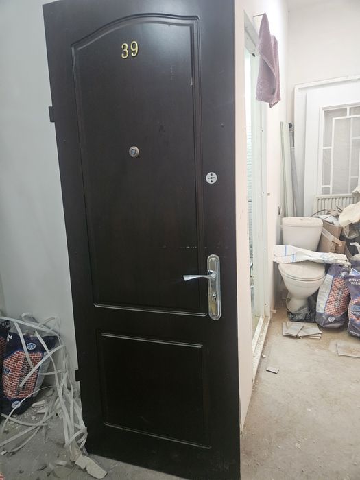 Продам входную дверь