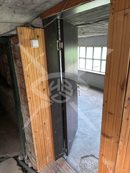 Продава се Къща в Айтос - 300 кв.м за 109 €/кв.м - Снимка #1