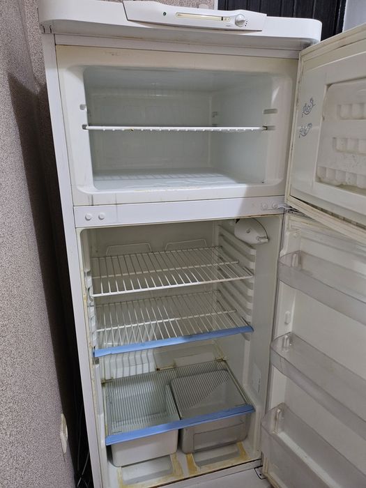 Холодильник INDESIT