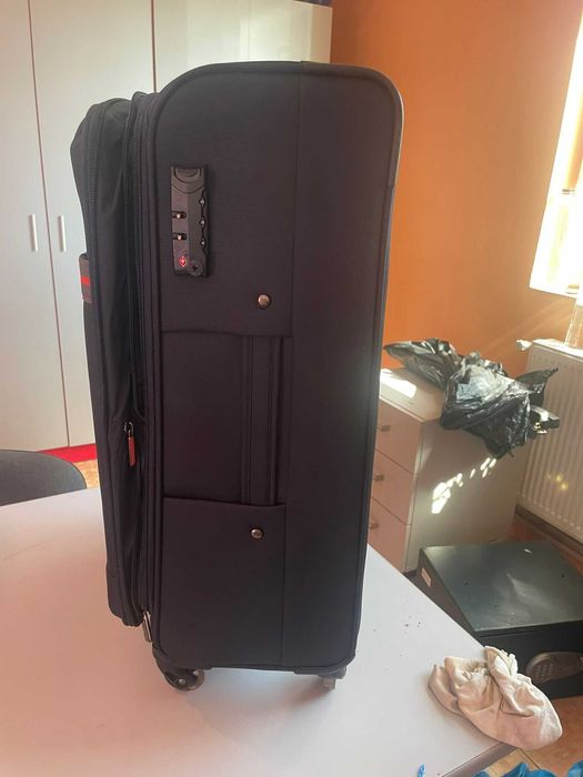 Trolere diferite culori