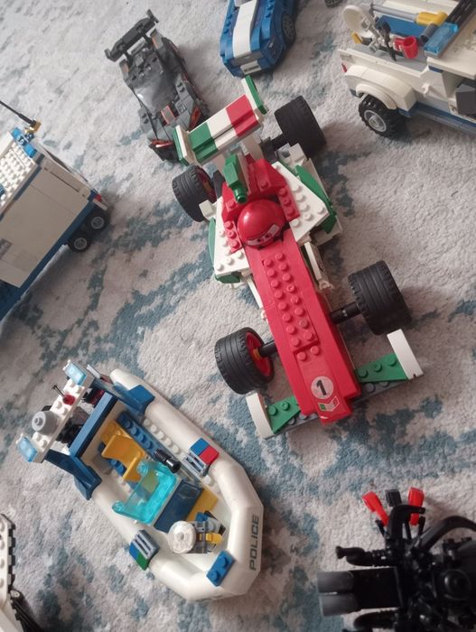 Продаю собраное лего