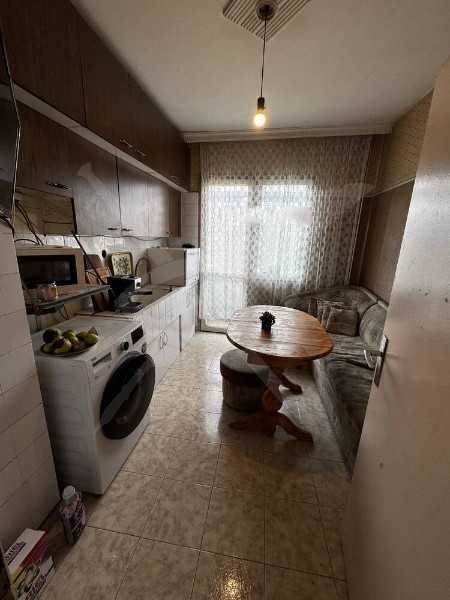 Продава се Тристаен апартамент в Пловдив, Изгрев - 80 кв.м за 950 €/кв.м - Снимка #2