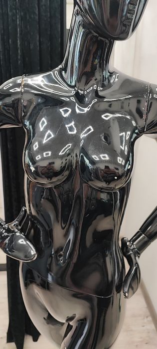 Дървени манекени