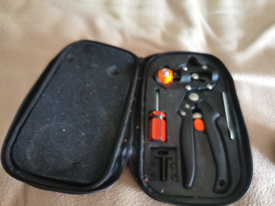 Foarfeca altoire cu geanta