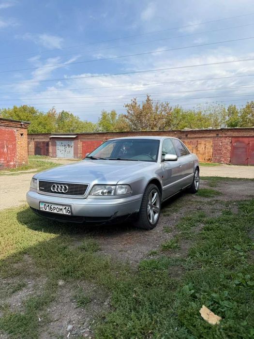 Продам Audi A8 3.7 Quattro (D2)
