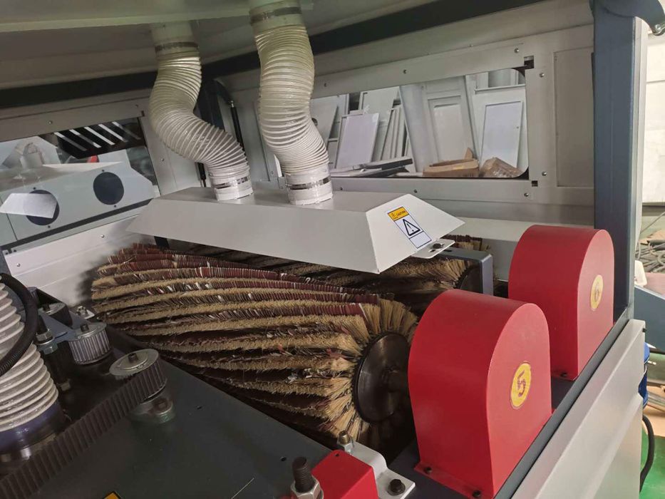 Рельефно-шлифовальный станок DELTAMACHINERY DM-RS1300-6