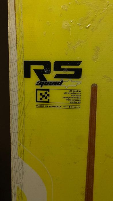 Продам сноуборд спортивный.