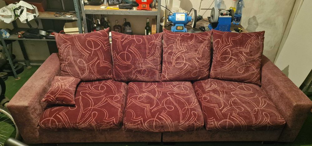 Диван с 4 табуретки