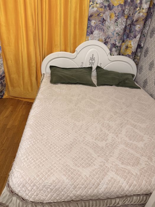 Продам спальный гарнитур